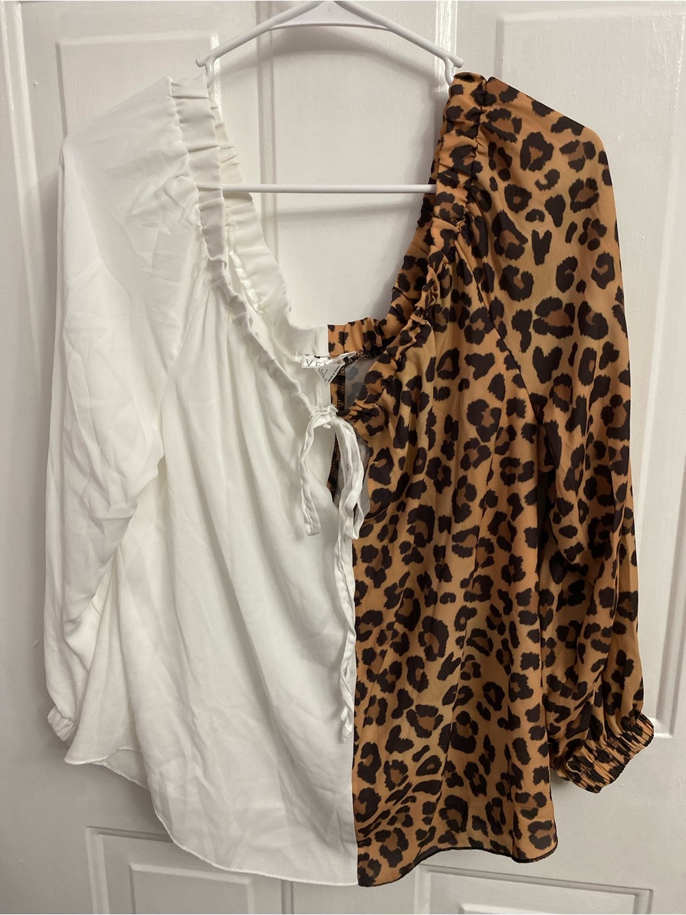 VENUS Two-Tone White and Leopard Print Blouse 16 Women’s